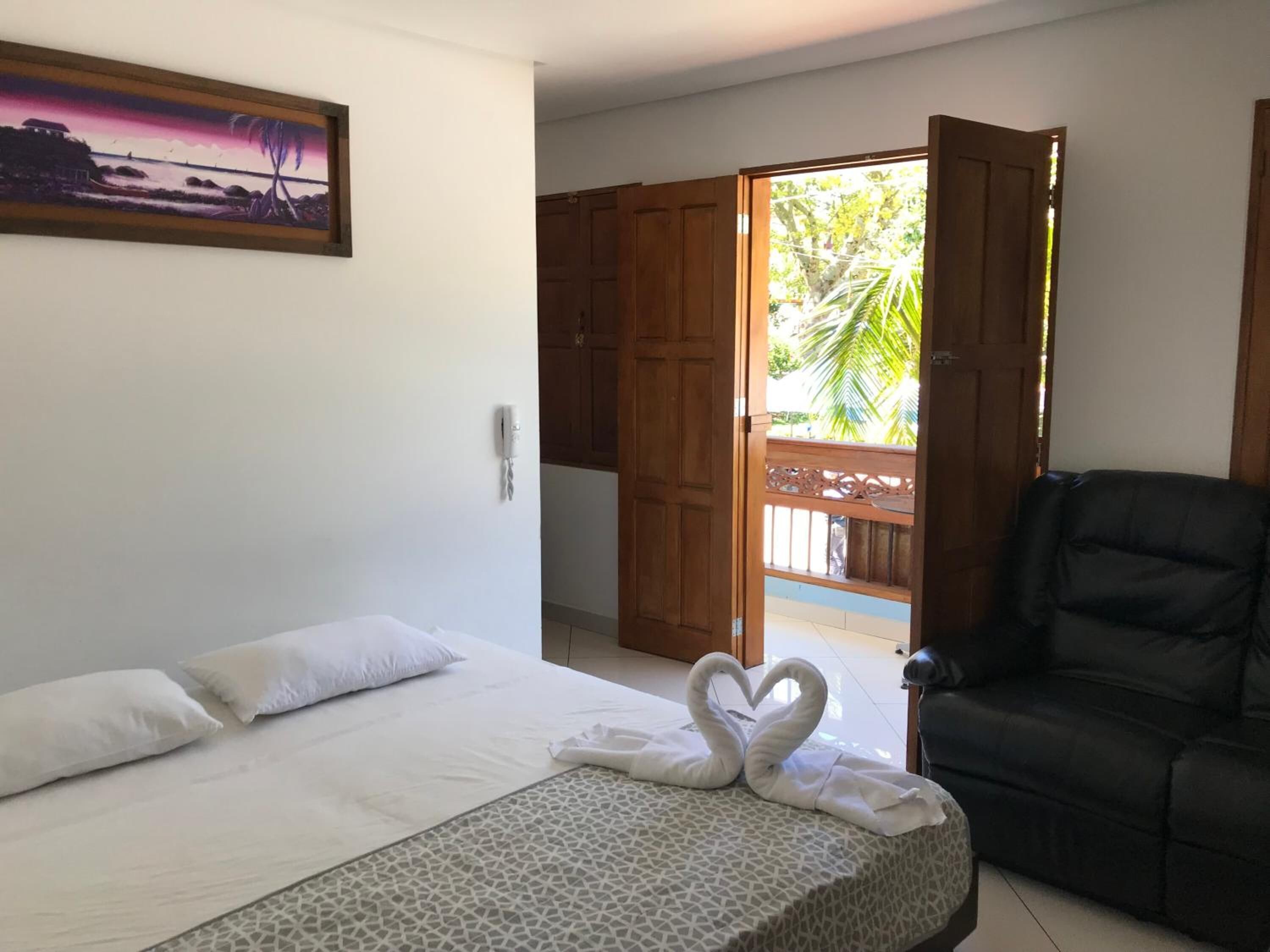 minibar, free wifi, bed sheets