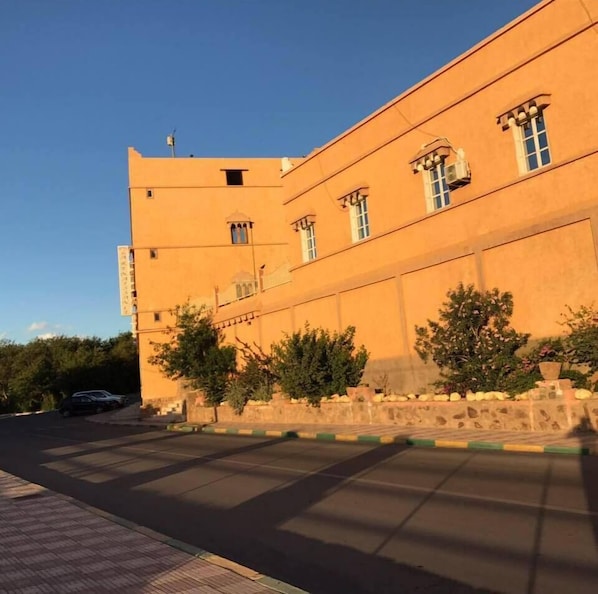 Fachada de la propiedad