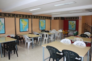 Daily continental breakfast (EUR 3 per person)
