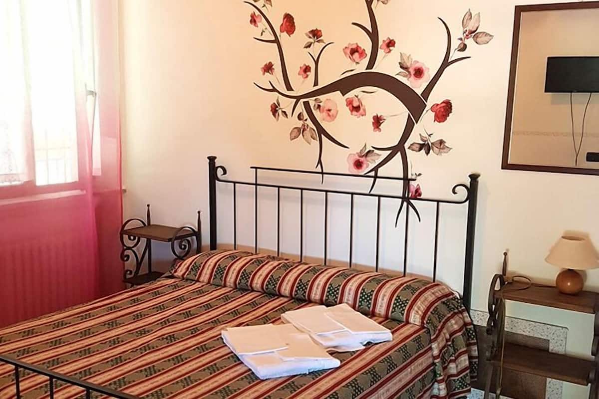 Individually decorated, individually furnished, bed sheets