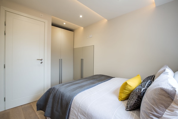 Luxury Apartment, 1 Double Bed, Non Smoking | Individually decorated, individually furnished, free WiFi, bed sheets