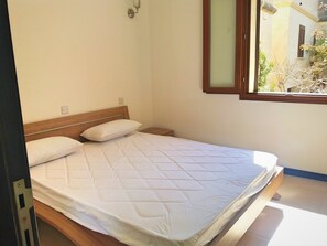 2 makuuhuonetta, silitysrauta/-lauta, internet, vuodevaatteet