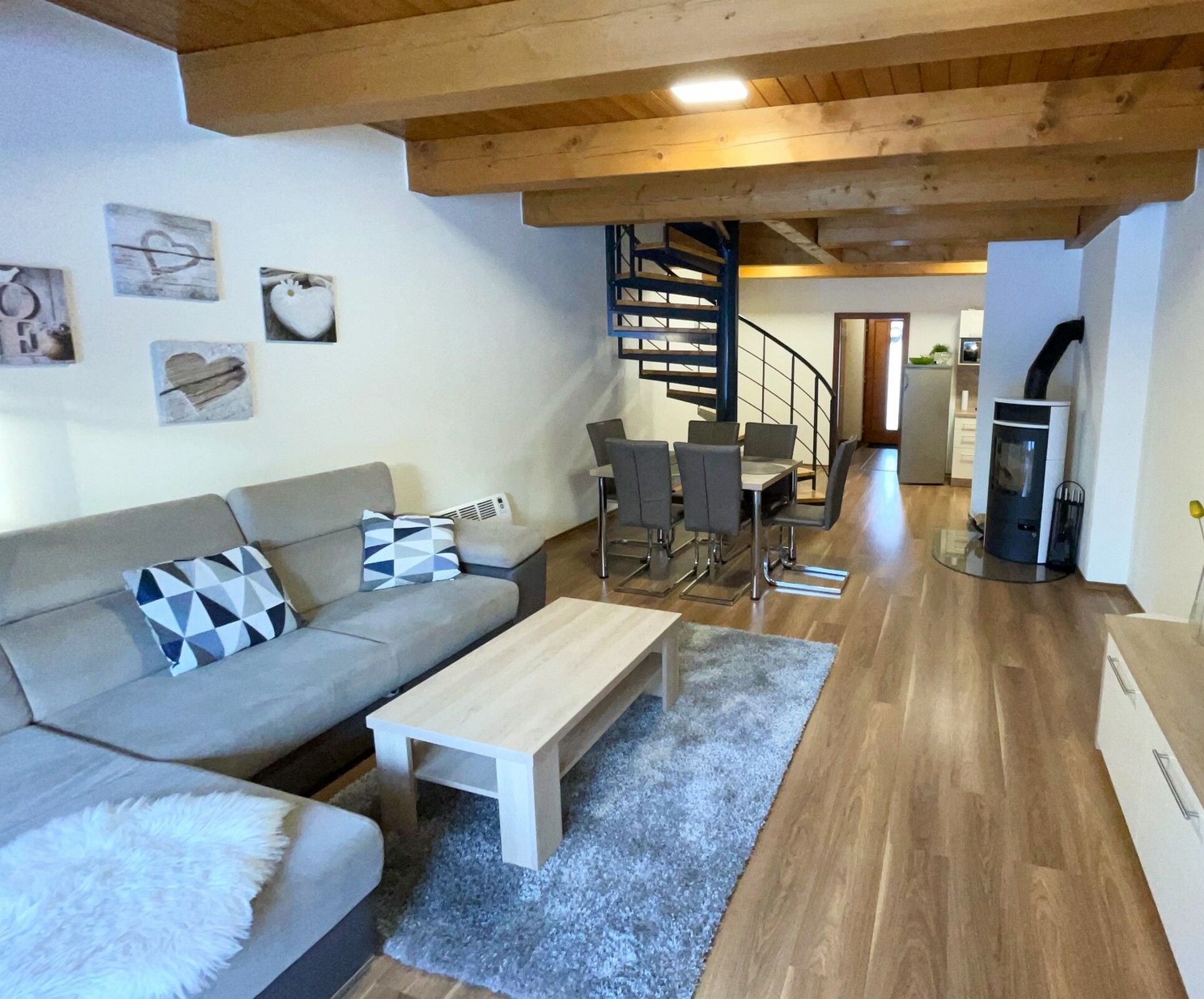 Deluxe-Apartment | Schreibtisch, laptopgeeigneter Arbeitsplatz, schallisolierte Zimmer