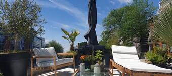 Luxurious 3BR/2BA 110m² houseboat in Amsterdam Centre!