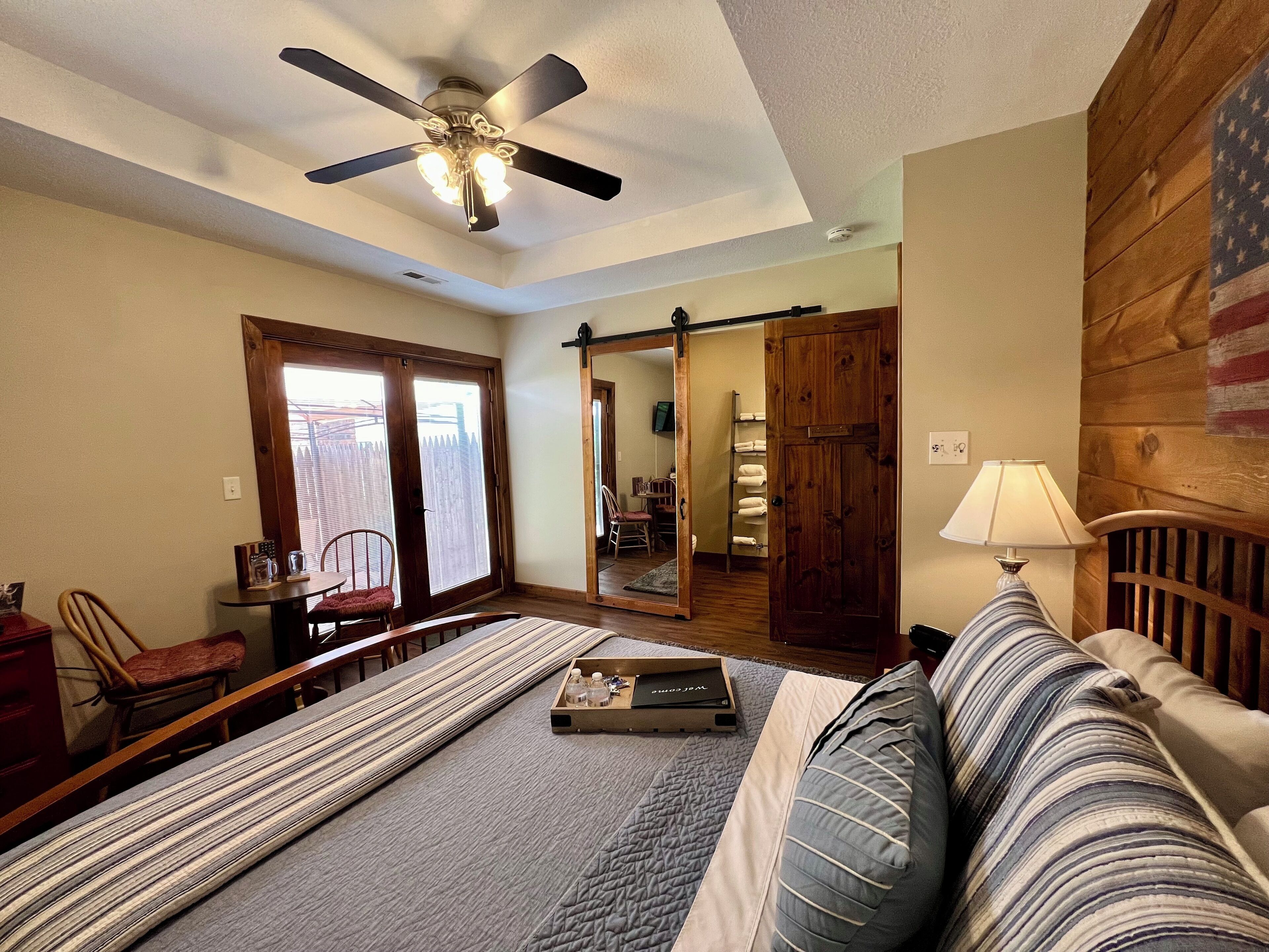 Quarto luxo, 1 cama Queen, para não fumantes | Roupas de cama de algodão egípcio, roupas de cama premium