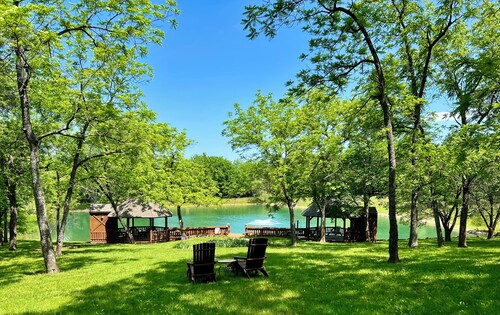 Walnut Waters Bed & Breakfast