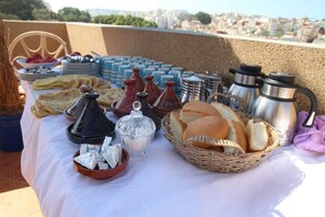 Free daily local cuisine breakfast 