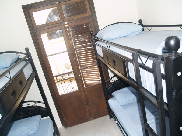 Shared Dormitory, Men only, Non Smoking, City View