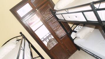 Shared Dormitory, Mixed Dorm, Non Smoking | Desk, free WiFi, bed sheets