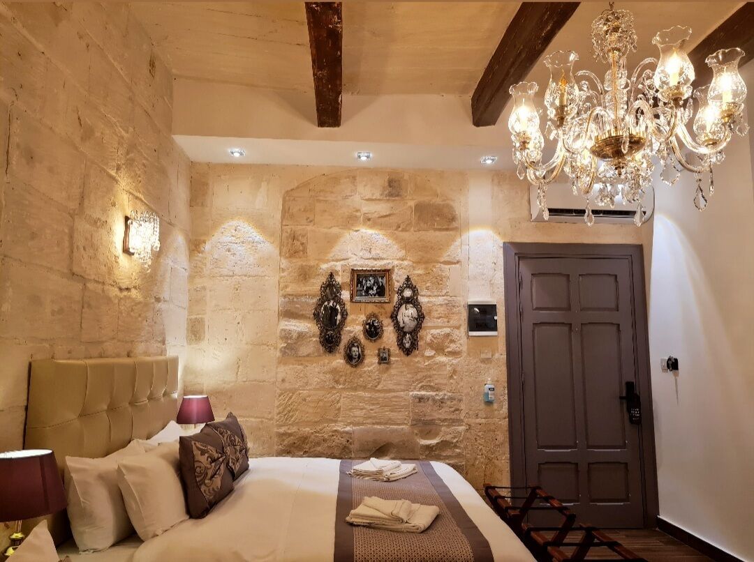 Family Room, Ensuite (Galea) | Peralatan tempat tidur premium, peti besi dalam bilik 