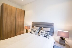 1 quarto, individualmente decorados, individualmente mobiliados