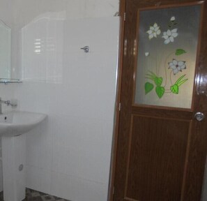 Deluxe Single Room | Bathroom sink - Spring holiday (Mirissa)