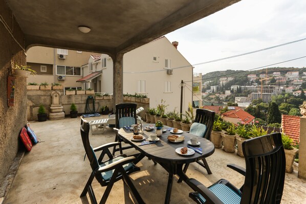 Apartamento, 2 quartos, terraço, vista para o mar | Vista do quarto
