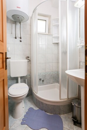 Apartment, 1 Bedroom, Balcony, City View | Bathroom | Shower, hair dryer, towels - K-Apartments (Dubrovnik)