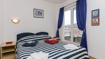 Leilighet, 1 soverom, balkong, byutsikt | Strykejern/-brett, barnesenger (inkludert) og wi-fi (inkludert)