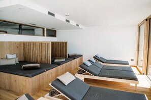 Body treatments, facials, reflexology, manicures and pedicures, massages - Hotel Am Hang (Renon)