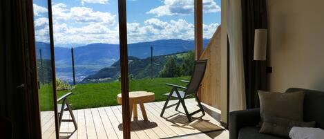 Panoramic-Doppelzimmer, Terrasse, Bergblick | Allergikerbettwaren, Zimmersafe, Schreibtisch, Verdunkelungsvorhänge