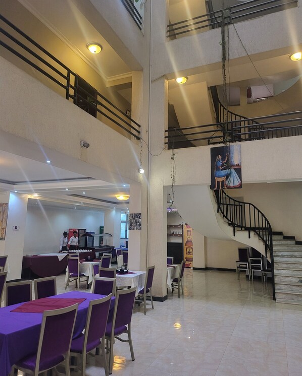 Restaurant - Palm Palace Hotel (Bahir Dar)