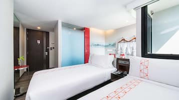 Superior Room, 2 Single Beds, Non Smoking | Premium bedding, minibar, in-room safe, desk