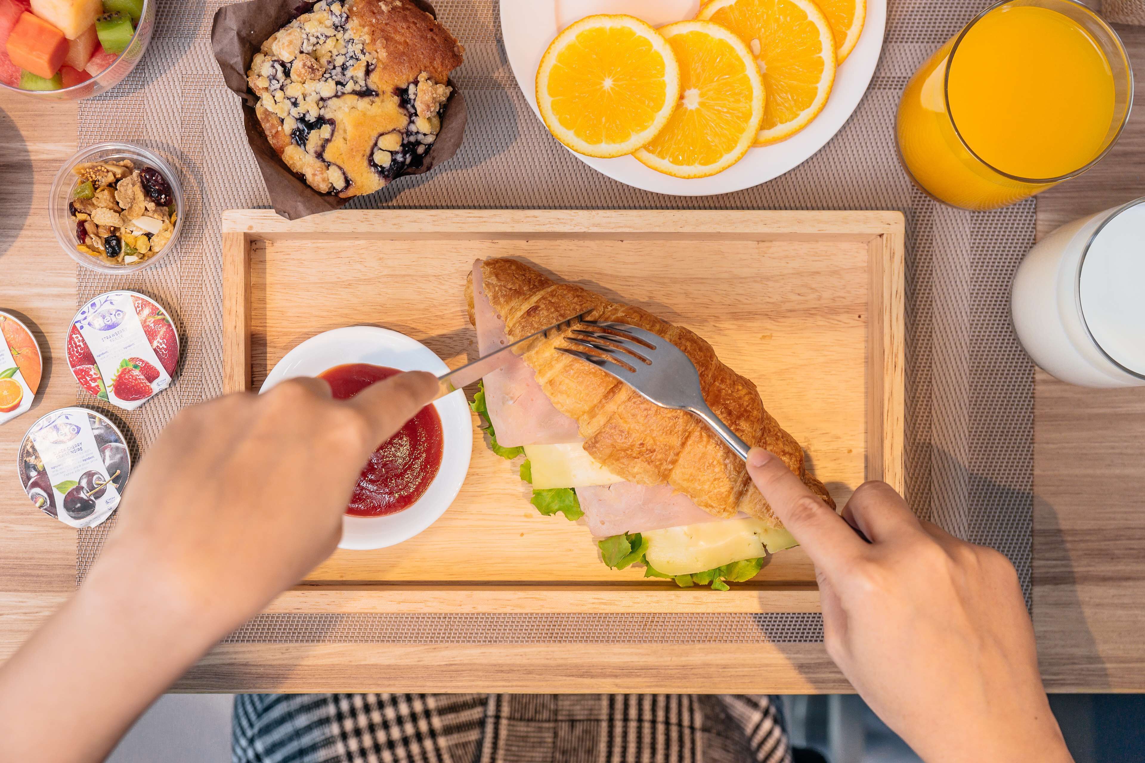 Daily continental breakfast (THB 300 per person)