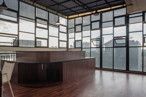 Reception - RedDoorz Plus near Semanggi (Jakarta)