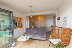 Exclusive Villa, 2 Bedrooms, Sea View | Living room