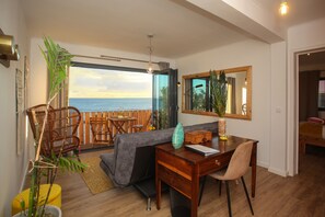 Exclusive Villa, 2 Bedrooms, Sea View | Living room