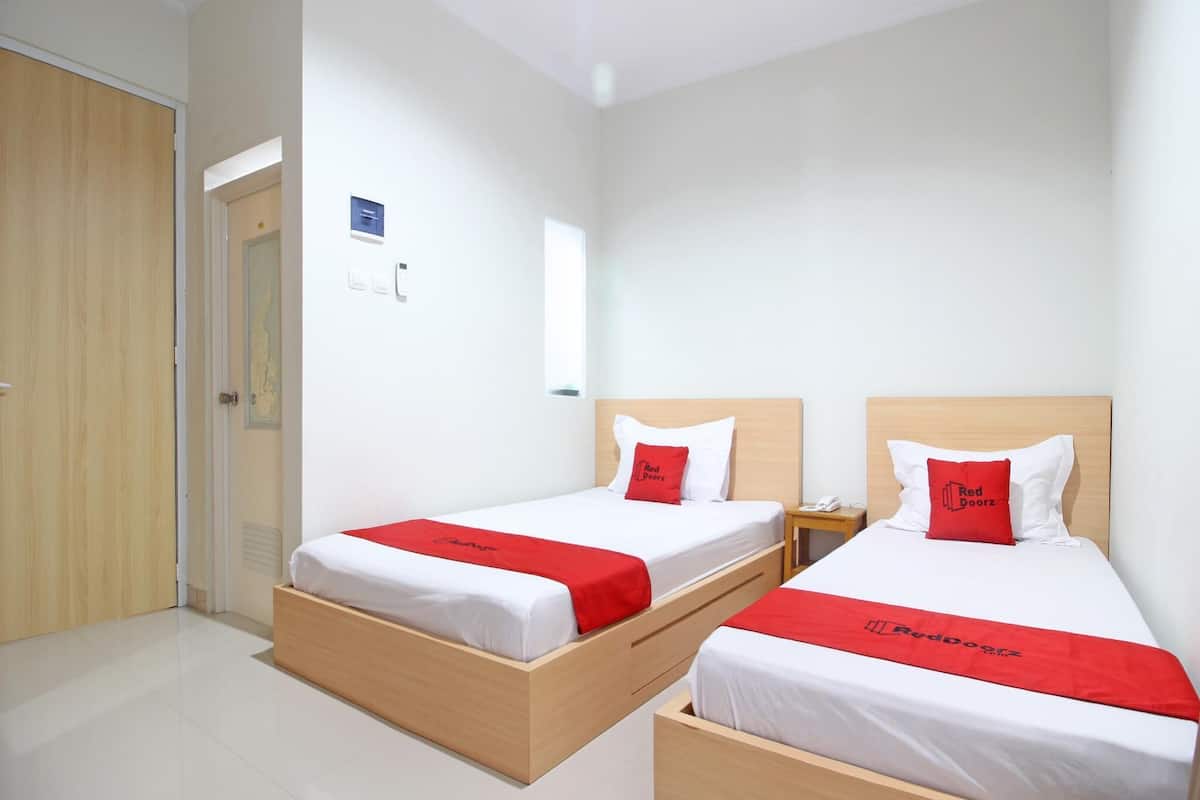 Desk, free WiFi, bed sheets