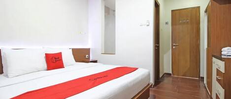 Desk, free WiFi, bed sheets