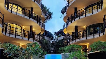 Piscine extérieure, piscine chauffée