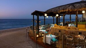 تناول الطعام بالخارج