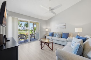 TV - St Pete Isla Vista Verde E 4-229 New Kitchen (Isla Del Sol)