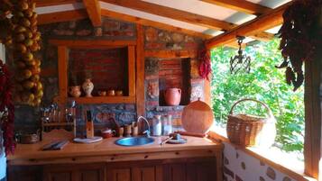 Geladeira, fogão, cooktop, cafeteira/chaleira