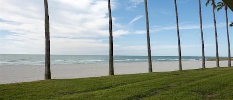 Am Strand, Liegestühle, Strandtücher