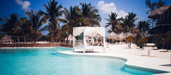 Beautiful 3 levels Villa in a private H24 security residence of 7 towers