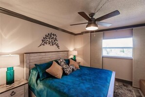 1 bedroom, iron/ironing board, free WiFi, bed sheets - Beachcomber unit 303 (Longboat Key)