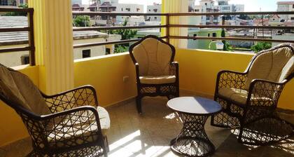 Apartamento familiar de 1 dormitorio con balcón a 15 minutos del aeropuerto.