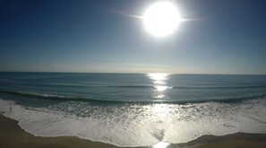 靠近海滩、沙滩毛巾