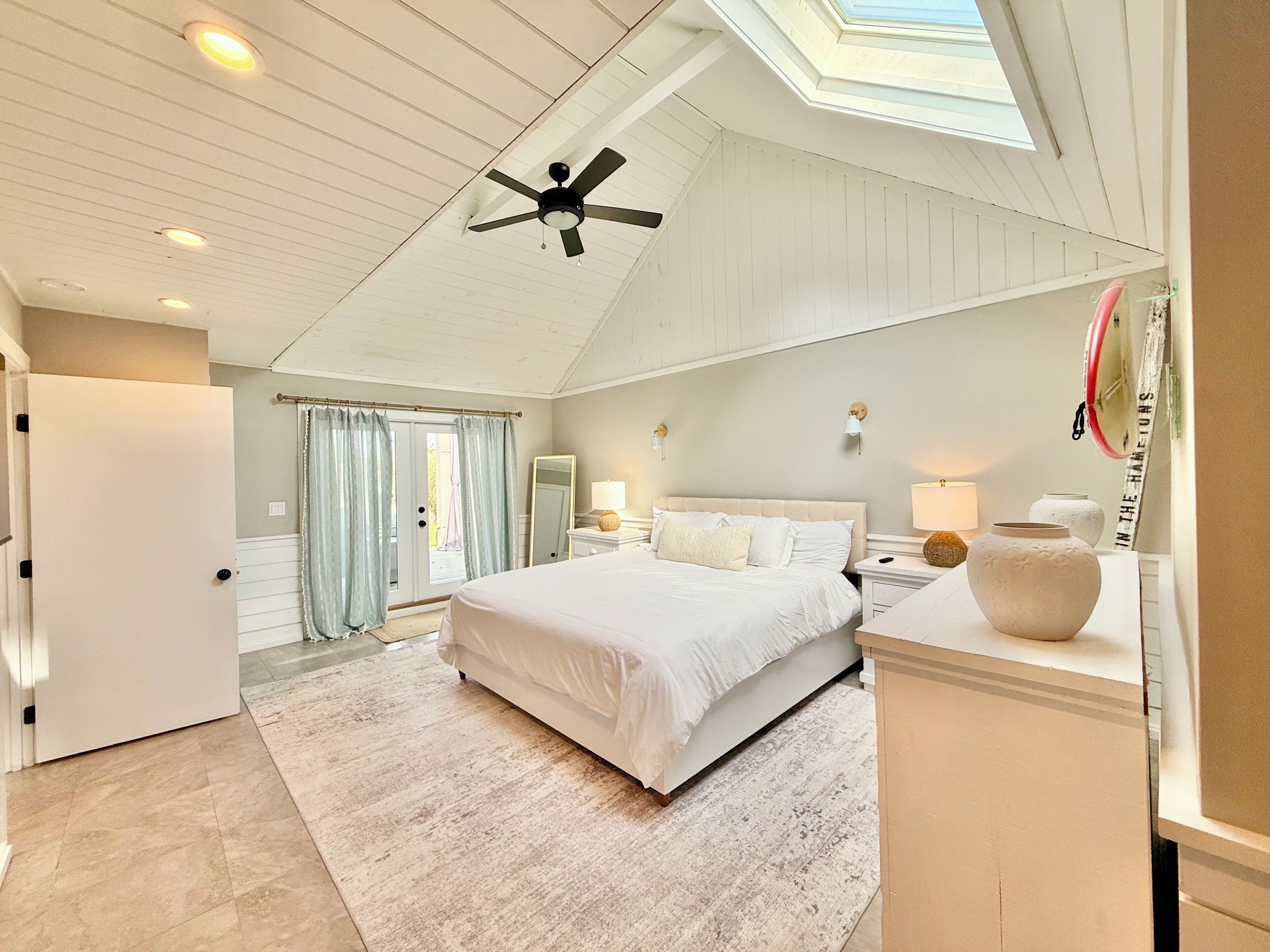 3 bedrooms, desk, iron/ironing board, WiFi