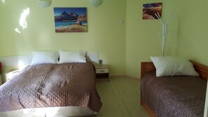 2 bedrooms, iron/ironing board, internet, bed sheets