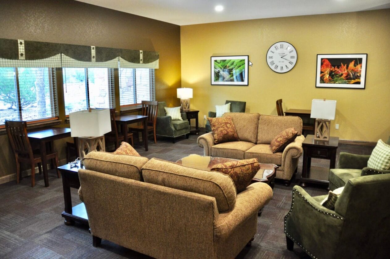 Big Horn Lodge | Desk, laptop workspace, iron/ironing board, free WiFi