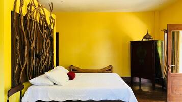 3 chambres, fer et planche à repasser, Wi-Fi gratuit, draps fournis