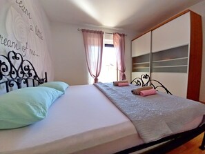 2 bedrooms, free WiFi, bed sheets