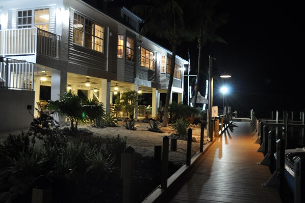 Property grounds - Oceanfront, 2 Bedroom Unit At Ocean Pointe Condominium (Tavernier)