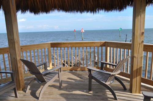 Oceanfront, 2 Bedroom Unit At Ocean Pointe Condominium