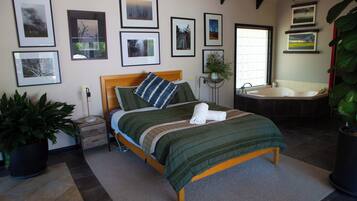 1 soverom, strykejern/-brett, sengetøy og rullestolvennlig