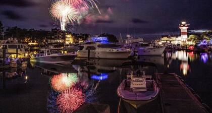 4. heinäkuuta viikko MARRIOTTIN SARJAKLUBI HARBORIKENNELLÄ erinomaisella paikalla kaupungissa