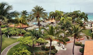 Property grounds - Pool Side Superior Luxury Condo At The Aruba Beach Club Week 51/52 Timeshare (Oranjestad-West)