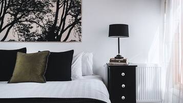 5 bedrooms, soundproofing, iron/ironing board, WiFi