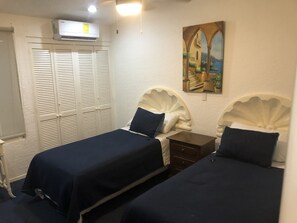 4 bedrooms, desk, iron/ironing board, free WiFi